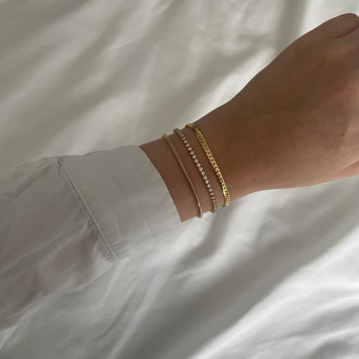 Flat Curb Bracelet | 18k Gold Plated Stainless Steel | Tarnish Resistant