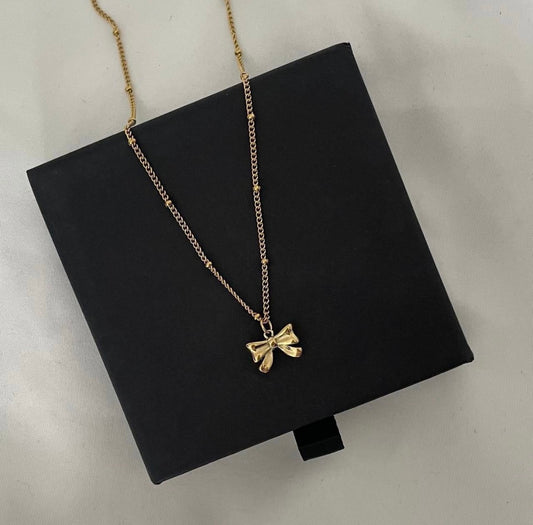 Dainty Bow Necklace | 18k Gold Plated Stainless Steel | Tarnish Resistant